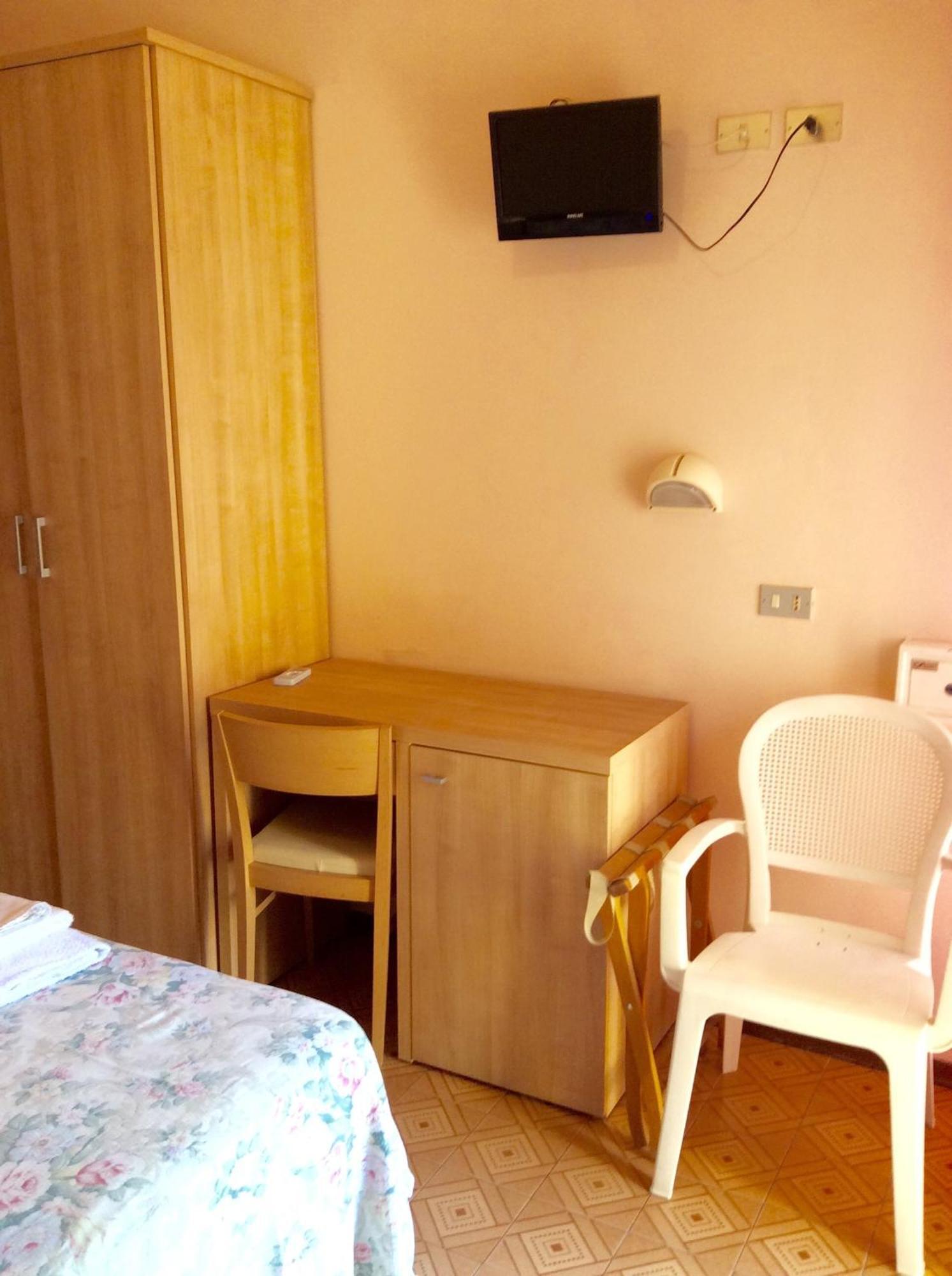 Hotel Settebello B&B Чезенатіко Номер фото